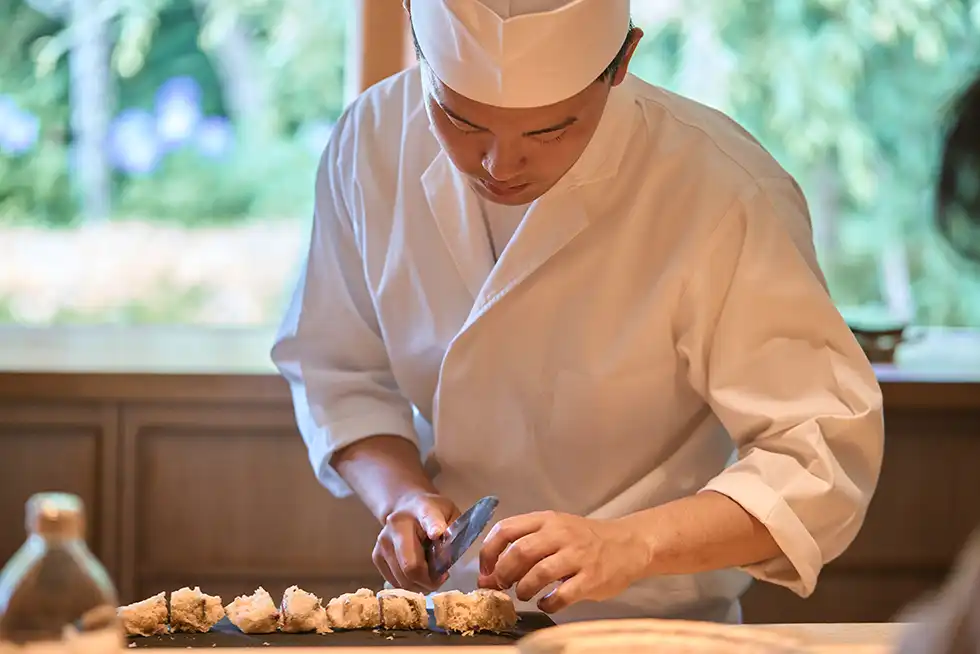 TENSHOU chef crafting dish